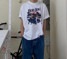 將圖片載入圖庫檢視器 韓國BON JOVI PRINTED BOX TEE
