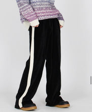 將圖片載入圖庫檢視器 soft velour pants
